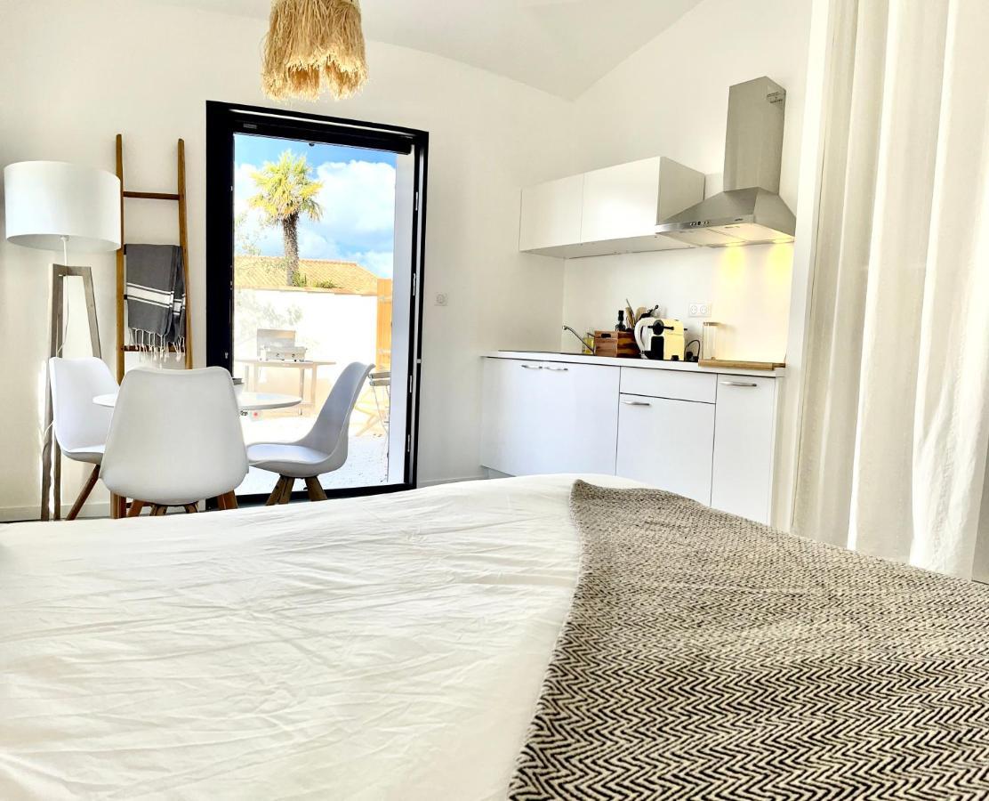 Maisonnette A Proximite Plage Et Port De St-Martin Saint-Martin-de-Re ภายนอก รูปภาพ